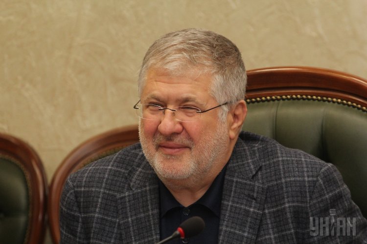 Игорь Коломойский за гривну продал Приватбанк
