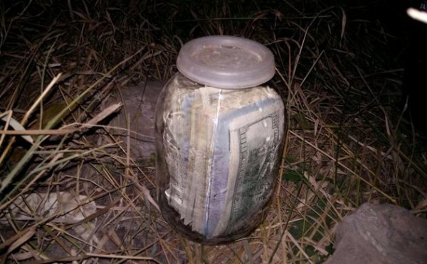 Деньги судья хранил прямо в банке