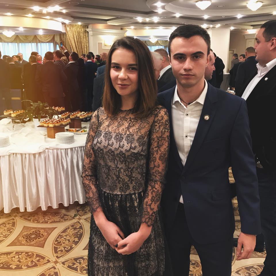 Дочь Лада с женихом