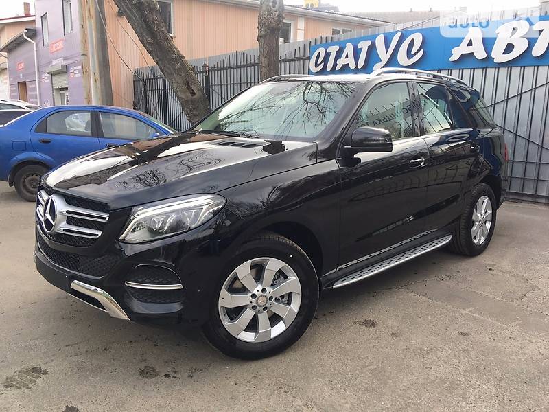 Роскошный Mercedez-Benz обошелся в 149 999 гривен