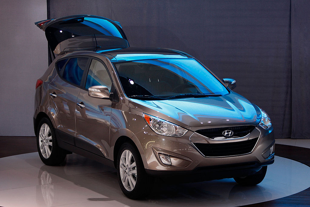 Hyundai Tucson - средняя цена 11 180 долл
